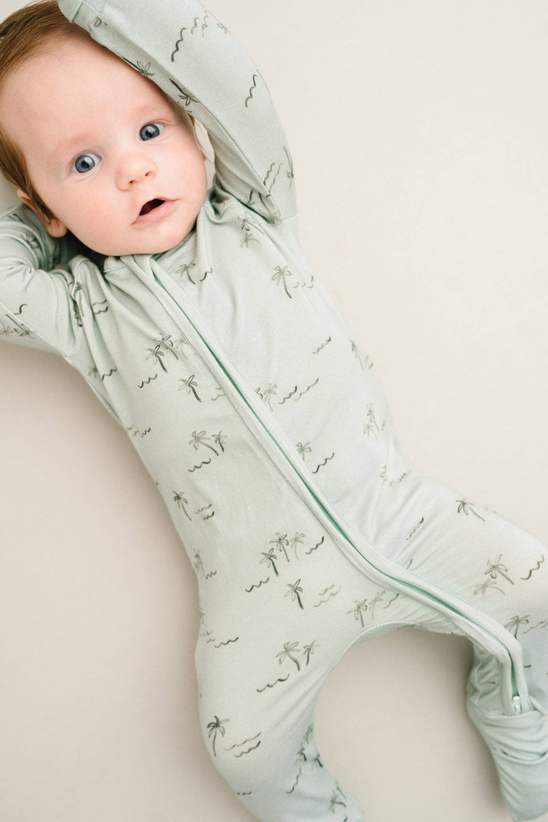 Palm Breeze Bamboo Sleeper: Newborn
