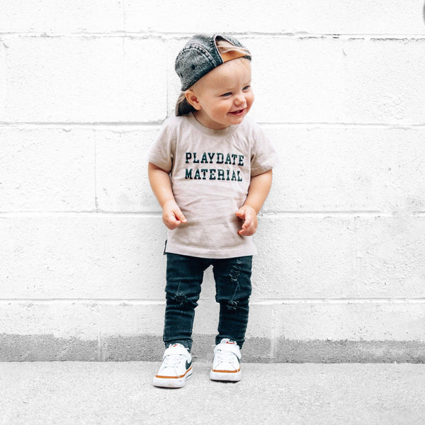 PLAYDATE MATERIAL TEE - SAND