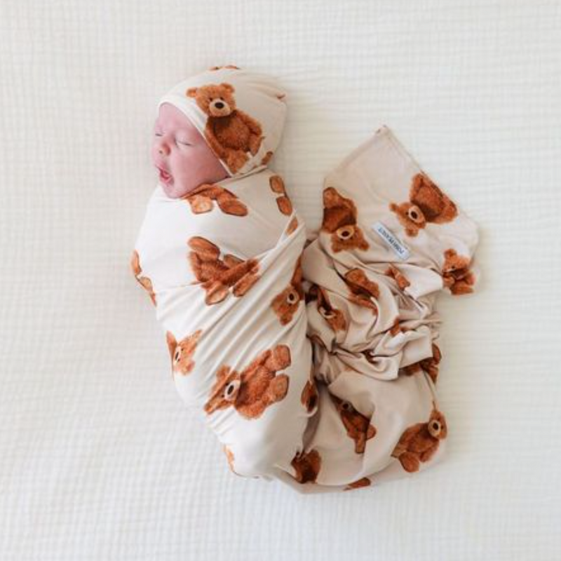 Freddy Teddy Swaddle & Beanie Set