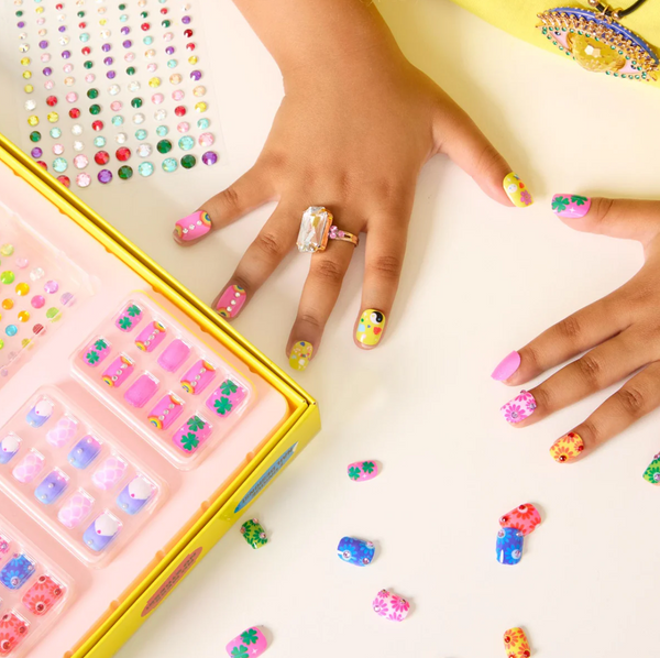 Days of the Week Press On Nail Kit